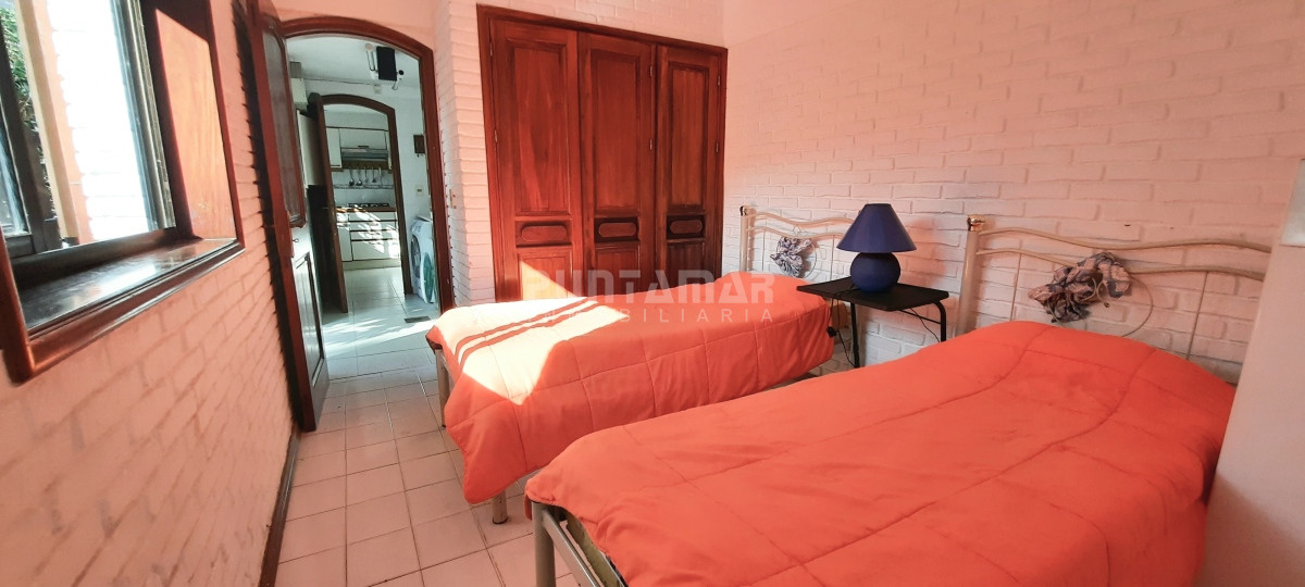 Casa ID.212456 - IMPORTANTE CASA DE 2 PLANTAS EN BARRIO SAN RAFAEL