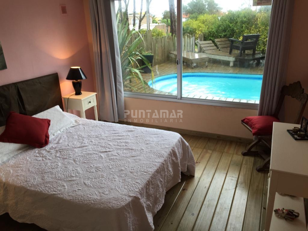 Casa ID.210912 - CASA EN ALQUILER EN MONTOYA DE 5 DORMITORIOS Y PISCINA 