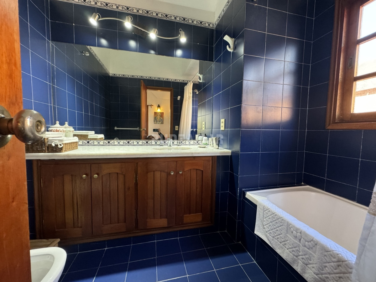 Casa ID.210689 - ALQUILER DE CASA  RINCÓN DEL INDIO 4 DORMITORIOS MAS DEPENDENCIA CON PISCINA