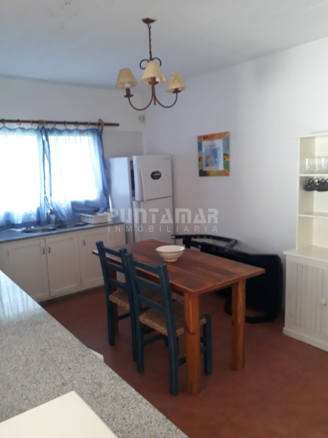 Casa ID.210842 - Casa de 5 dormitorios en alquiler en Montoya