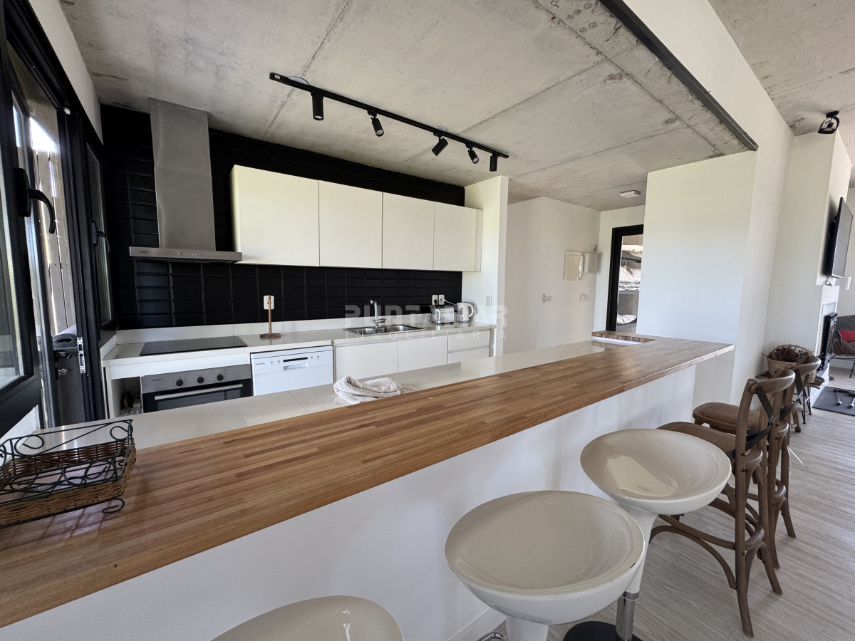 Casa ID.211933 - CASA EN VENTA Y ALQUILER EN PUEBLO MIO , 4 DORMITORIOS, PISCINA