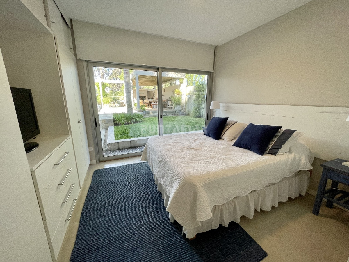 Casa ID.212480 - VENTA DE CASA 4 DORMITORIOS EN MONTOYA