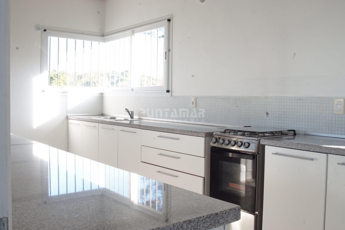 Casa ID.210709 - ALQUILER MODERNA CASA RINCON DEL INDIO 3 DORM Y PISCINA