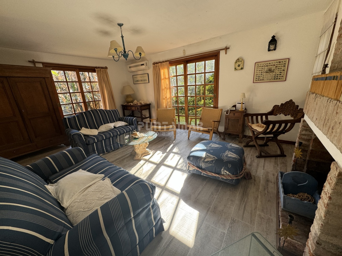 Casa ID.210689 - ALQUILER DE CASA  RINCÓN DEL INDIO 4 DORMITORIOS MAS DEPENDENCIA CON PISCINA