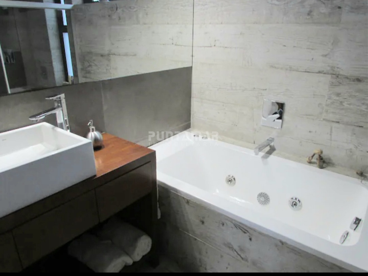 Casa ID.212479 - MUY LINDA CASA DE 2 PLANTAS EN SAN RAFAEL DE 4 DORMITORIOS CON PISCINA