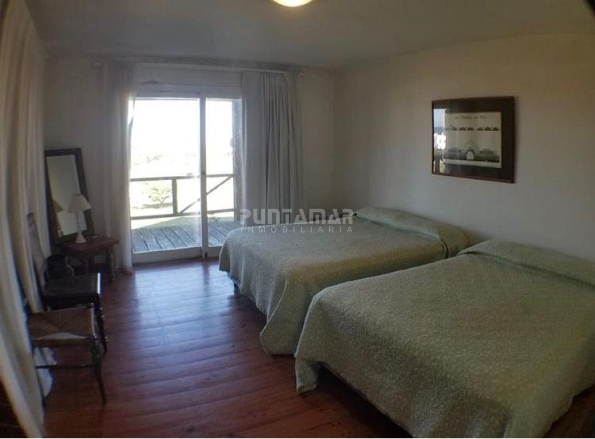 Casa ID.212179 - Gran Casa en Montoya a una cuadra de la playa