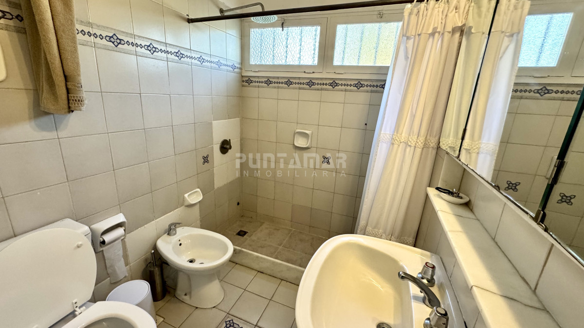 Casa ID.213710 - ALQUILER HERMOSO CHALET DE 4 DORMITORIOS A 900 MTS DEL MAR