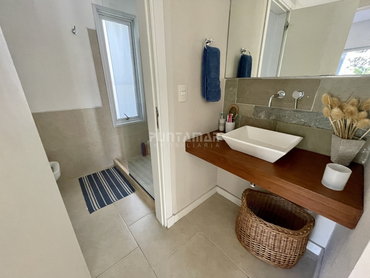 Casa ID.212480 - VENTA DE CASA 4 DORMITORIOS EN MONTOYA