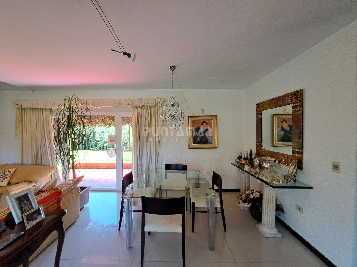 Casa ID.212912 - IMPORTANTE CASA DE 2 PLANTAS  