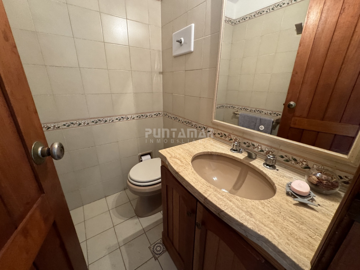 Casa ID.210689 - ALQUILER DE CASA  RINCÓN DEL INDIO 4 DORMITORIOS MAS DEPENDENCIA CON PISCINA
