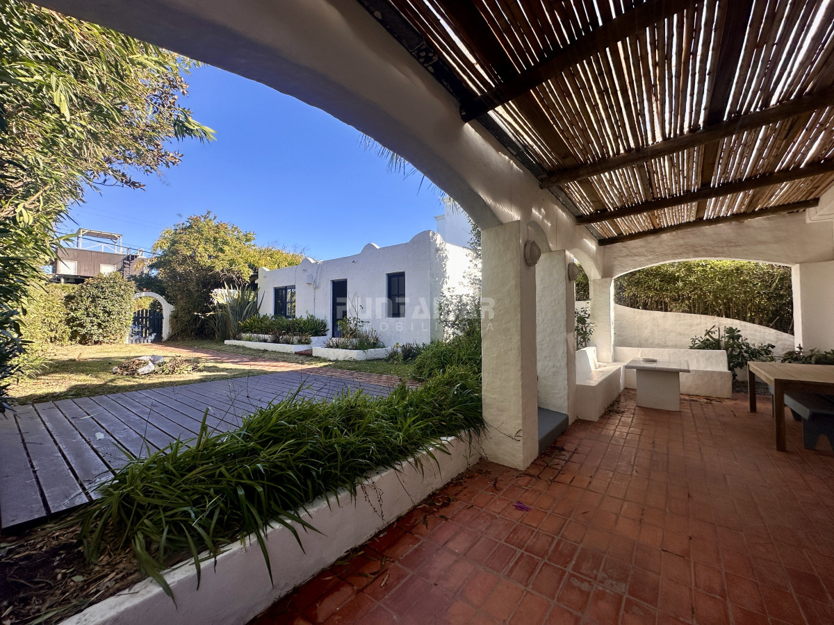 Casa ID.210815 - Casa en alquiler en La Barra, 3 dormitorios 