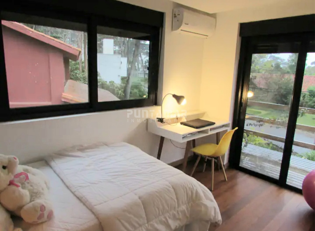 Casa ID.212479 - MUY LINDA CASA DE 2 PLANTAS EN SAN RAFAEL DE 4 DORMITORIOS CON PISCINA