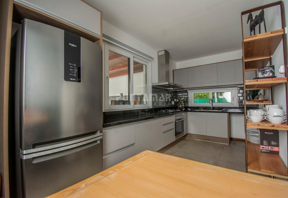 Casa ID.211851 - Casa de 5 dormitorios en venta y alquiler en Rincón del Indio, Punta del Este