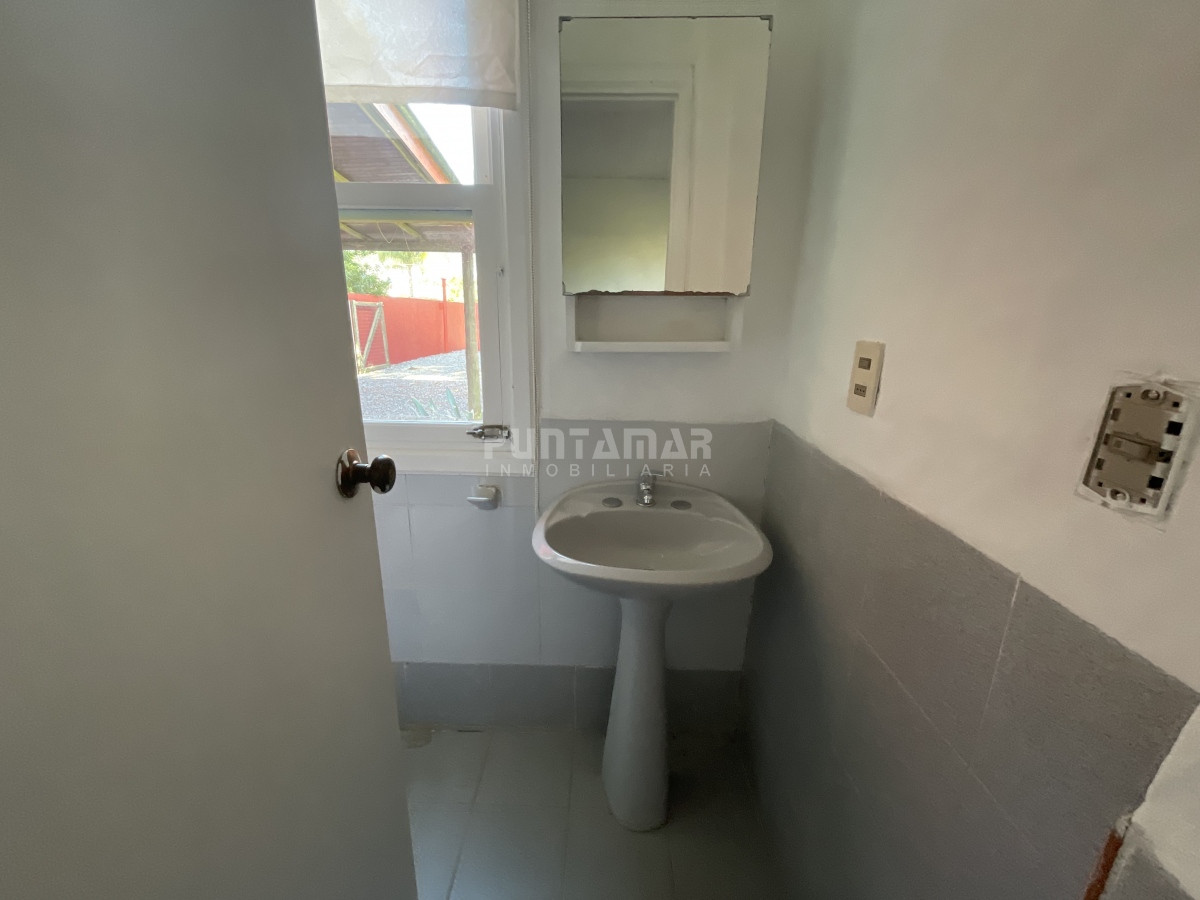 Casa ID.210731 - ALQUILER ANUAL CASA LA BARRA EXCELENTE UBICACION 