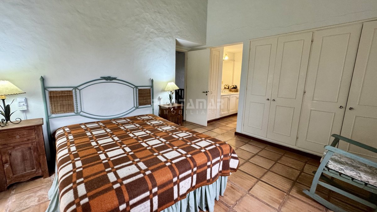 Casa ID.213702 - ALQUILER  CASA 4 DORMITORIOS  EN EL CORAZON DE LA BARRA