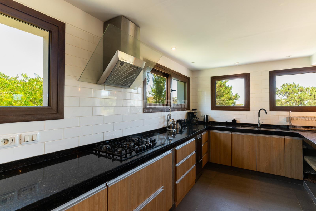 Casa ID.213219 - Casa en La Barra con piscina climatizada en alquiler