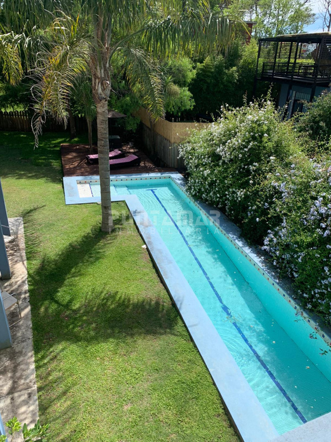 Casa ID.211117 - HERMOSA CASA DE 3 DORMITORIOS EN MONTOYA CON PISCINA Y A METROS DE LA PLAYA