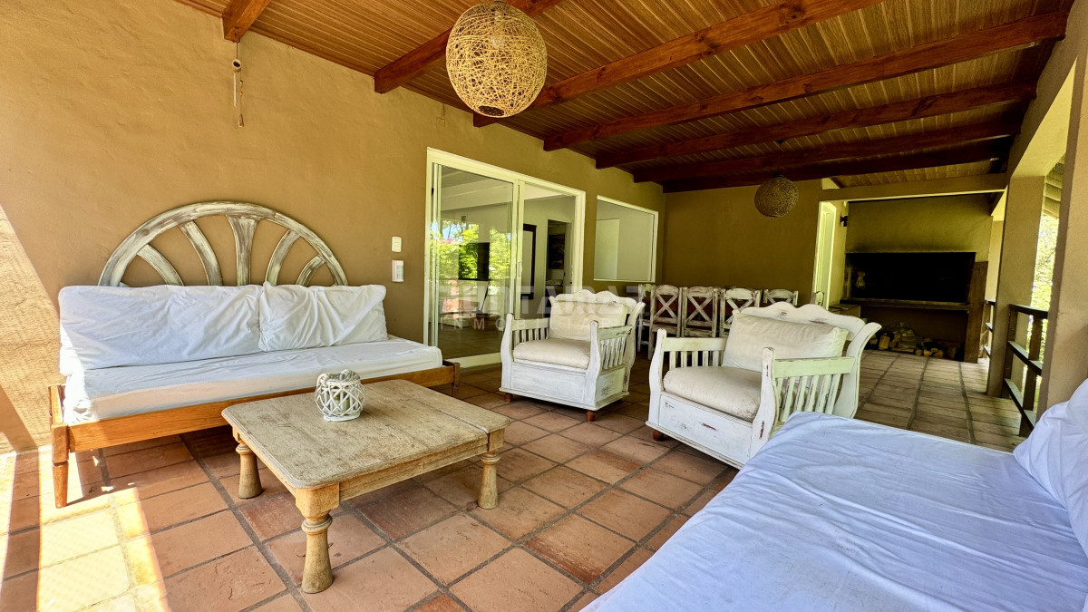 Casa ID.210909 - MUY LINDA CASA EN MONTOYA DE 3 DORMITORIOS Y CASA DE HUESPEDES INDEPENDIENTE 