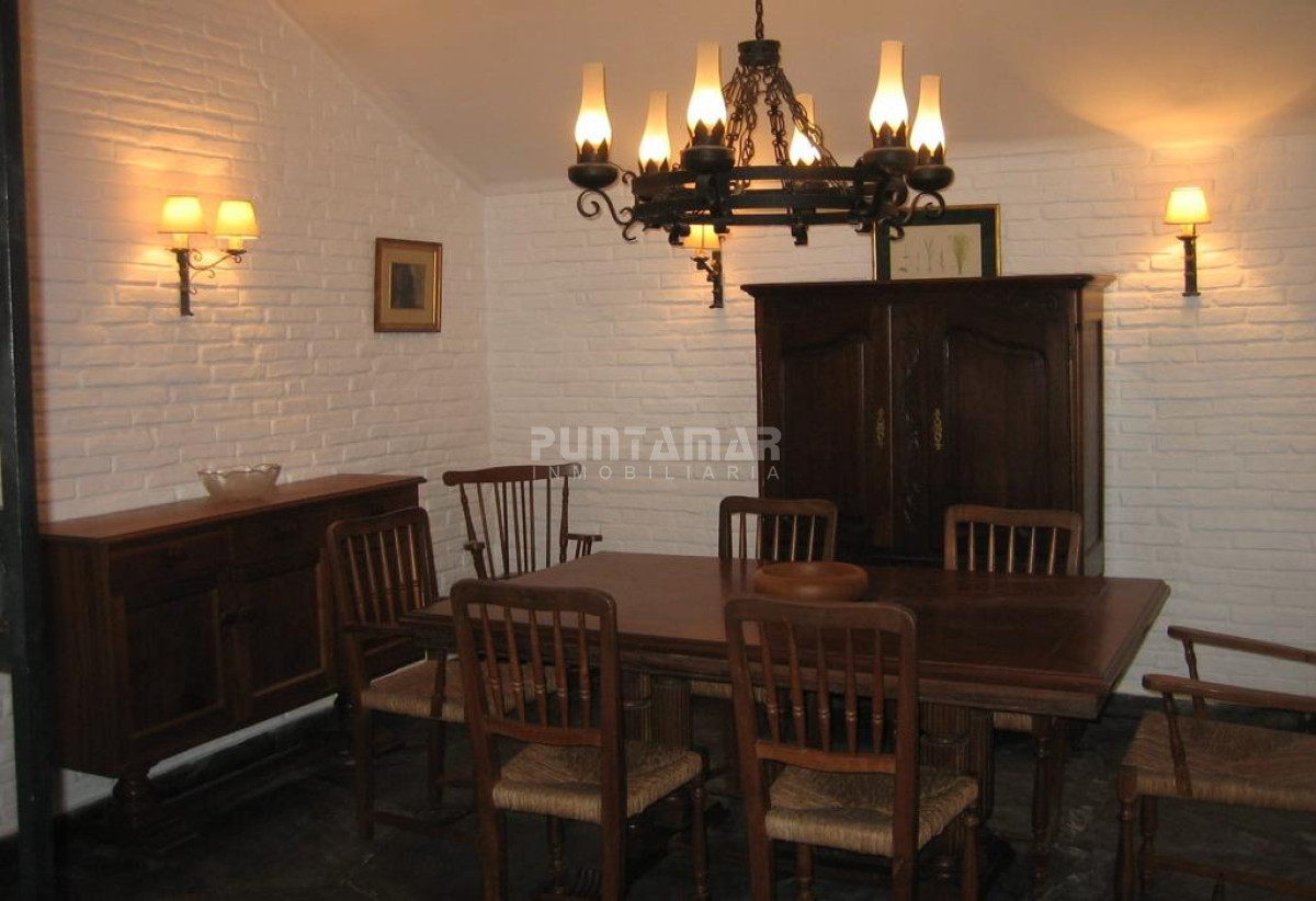 Casa ID.212424 - CHALET DE 5 DORMITORIOS EN PARADA 6 DE LA MANSA