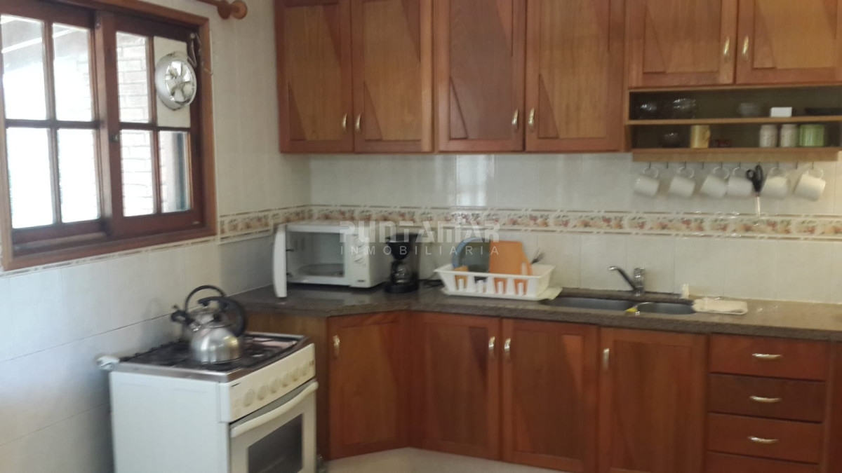 Casa ID.210621 - ALQUILER CASA DE 5 DORMIS CON PISCINA