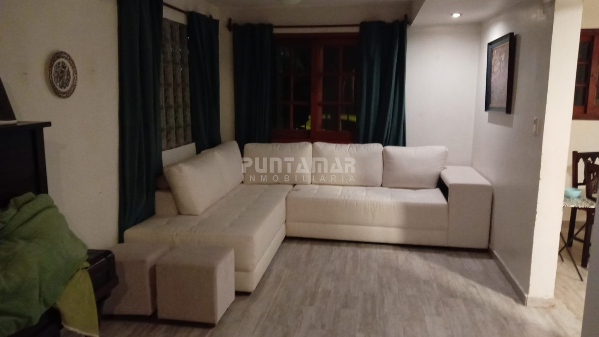 Casa ID.212770 - CASA DE 3 PLANTAS EN PARADA 7 DE LA MANSA, CON 4 DORMITORIOS Y DEPENDENCIA DE SERVICIO