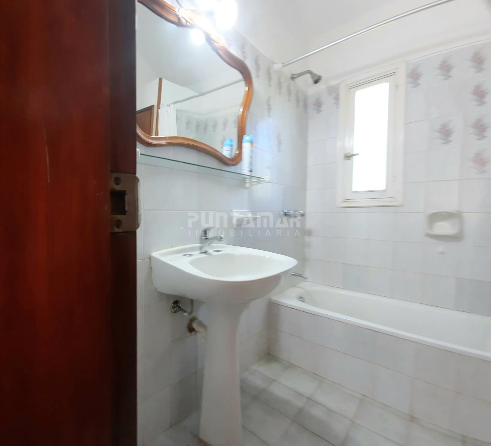 Casa ID.212863 - MUY LINDA CASA EN LA BARRA CON TERRAZA Y PARRILLERO