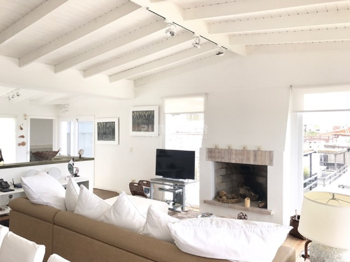 Casa ID.210933 - Casa en alquiler en La Barra, 4 dormitorios, piscina