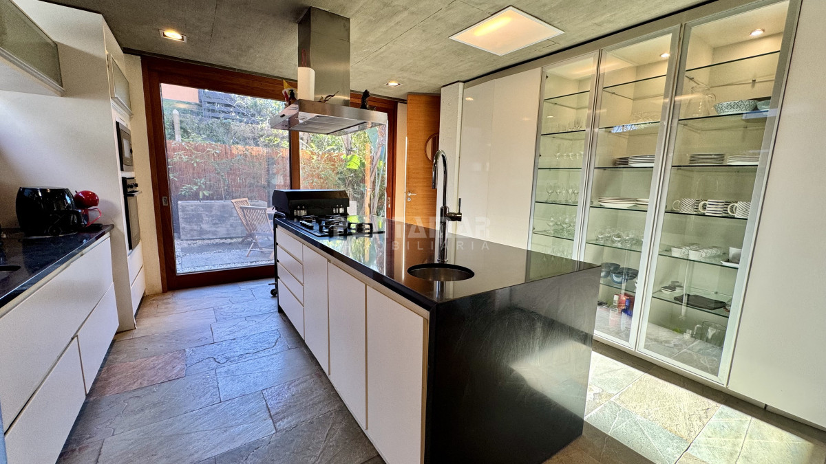 Casa ID.212719 - ALQUILER  CASA DE 4 DORMITORIOS  EN EN EL CHORRO  CON PISCINA