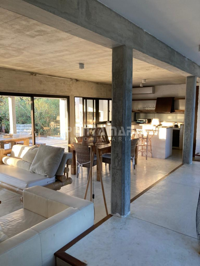 Casa ID.211059 - ALQUILER DE CASA EN MANANTIALES 4 DORMITORIOS