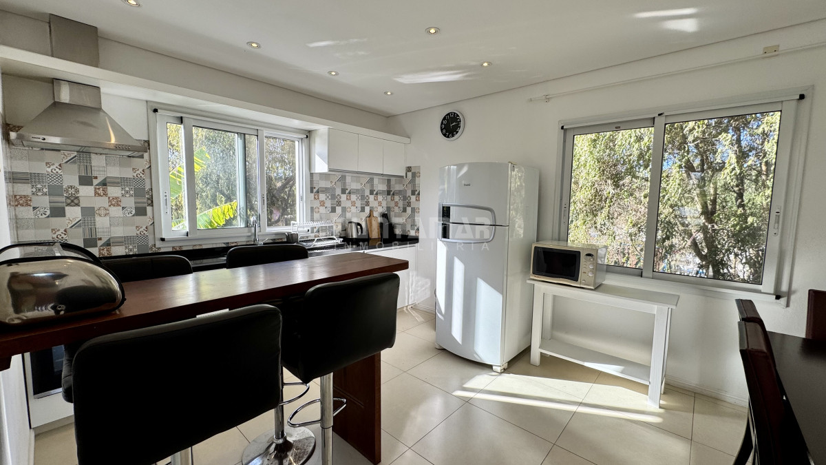 Casa ID.213690 - MODERNA CASA DE 3 DORMITORIOS CON PISCINA EN EL TESORO 