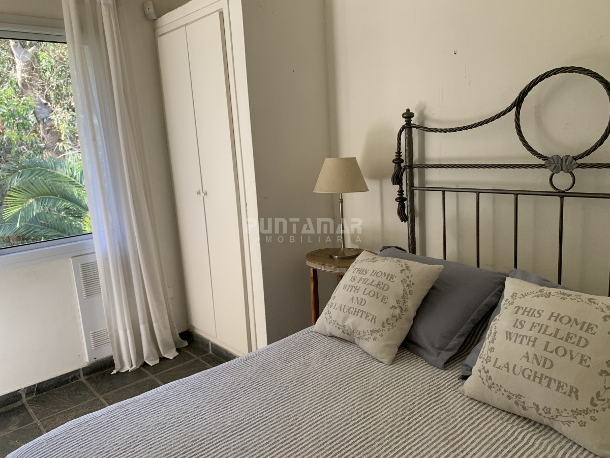 Casa ID.210729 - ALQUILER DE CASA EN LA BARRA 4 DORMITORIOS EN SUITE CON PISCINA