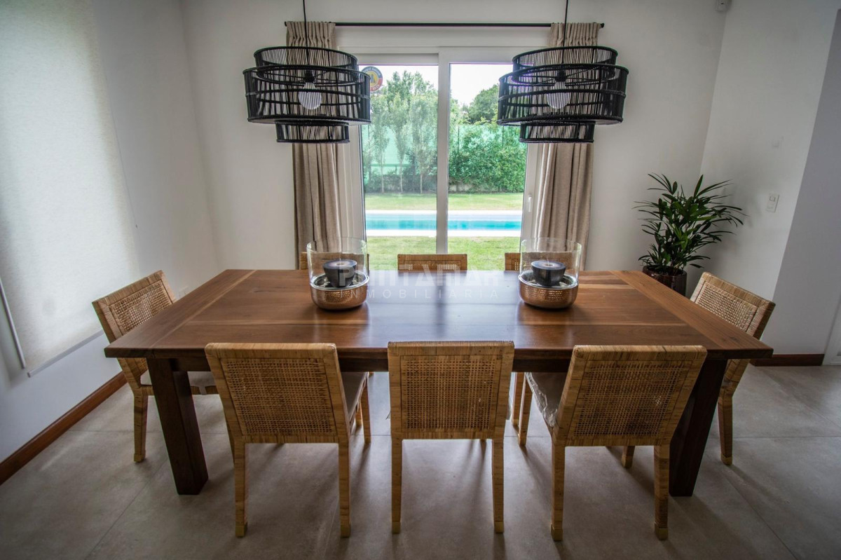 Casa ID.211851 - Casa de 5 dormitorios en venta y alquiler en Rincón del Indio, Punta del Este