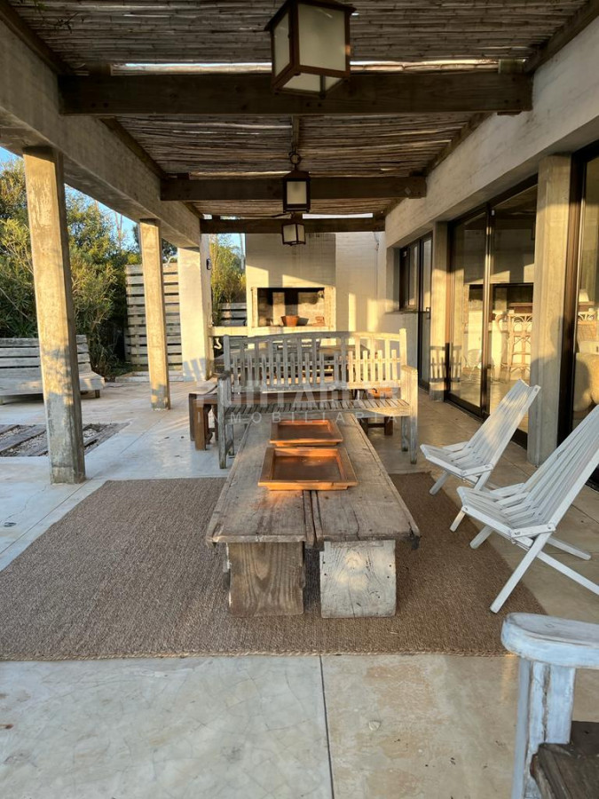 Casa ID.211059 - ALQUILER DE CASA EN MANANTIALES 4 DORMITORIOS