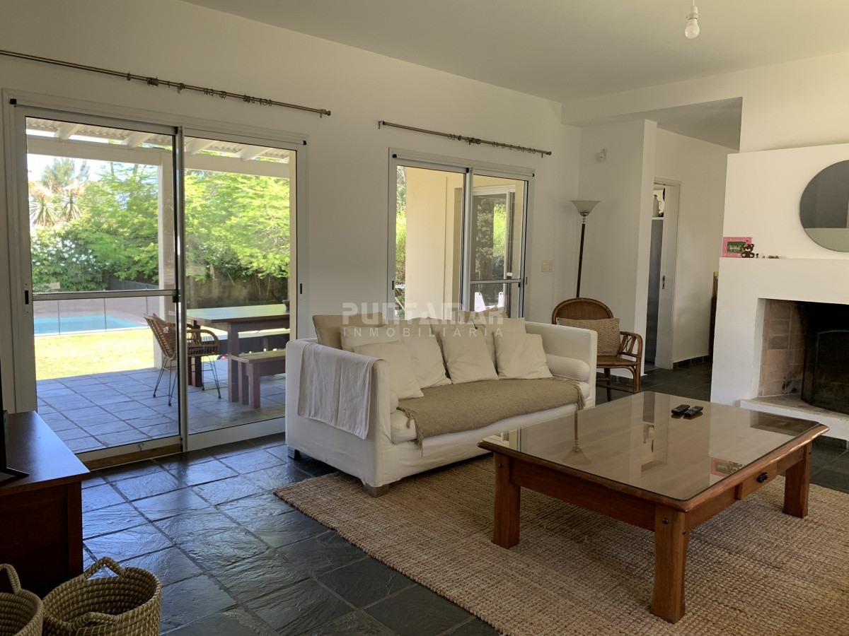 Casa ID.210729 - ALQUILER DE CASA EN LA BARRA 4 DORMITORIOS EN SUITE CON PISCINA