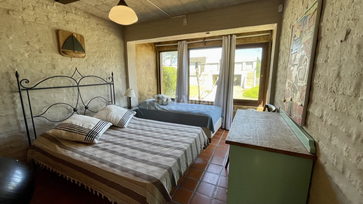 Casa ID.213125 - ALQUILER DE CASA 4 DORMITORIOS EN MONTOYA