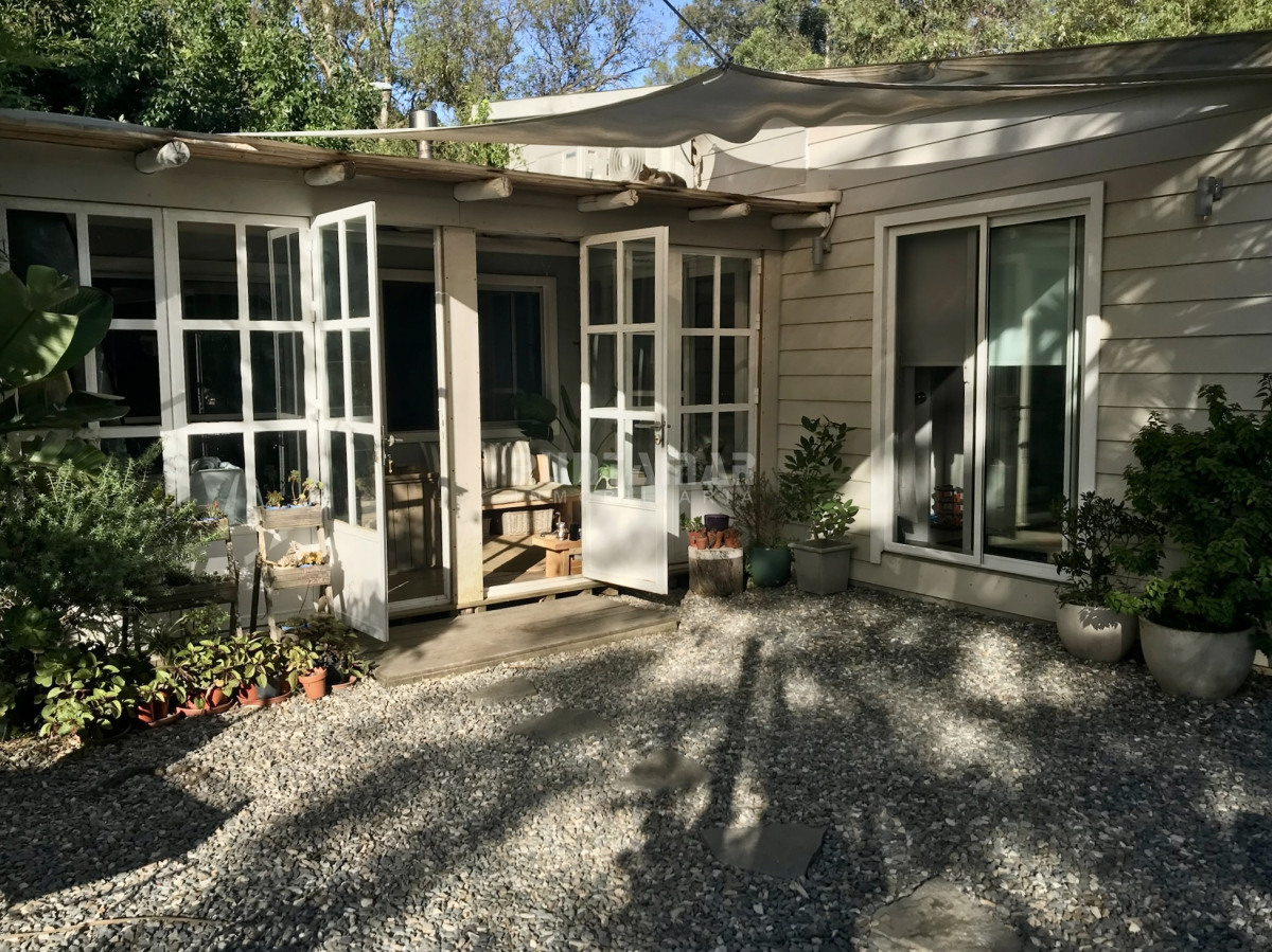 Casa ID.213520 - ALQUILER CASA PLAYERA DE 2 DORMITORIOS A POCOS CUADRAS DEL CENTRO DE LA BARRA