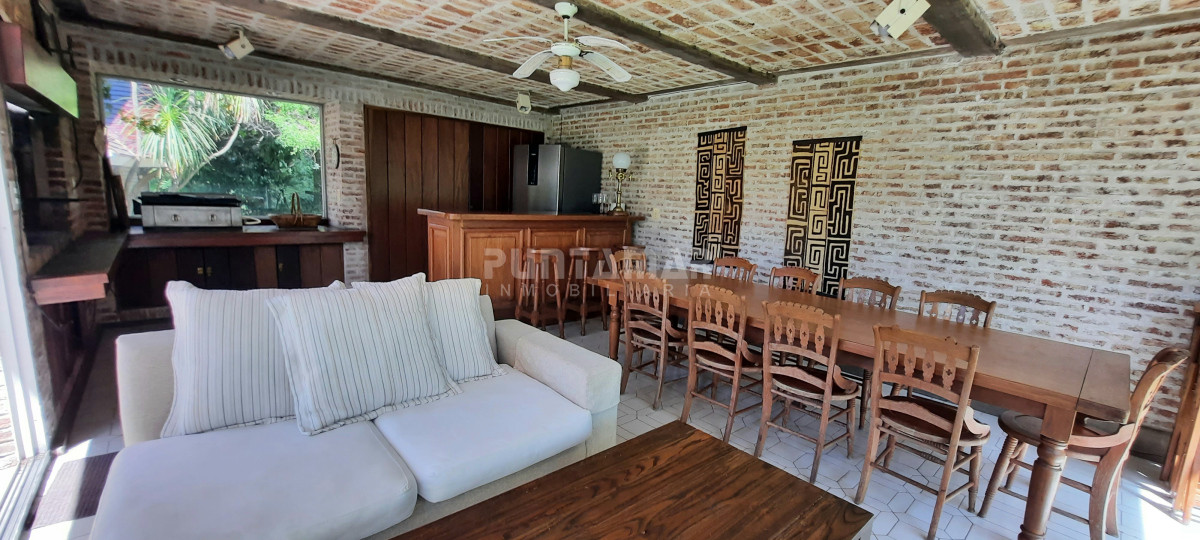 Casa ID.213576 - IMPORTANTE CASA DE 2 PLANTAS EN LA MANSA