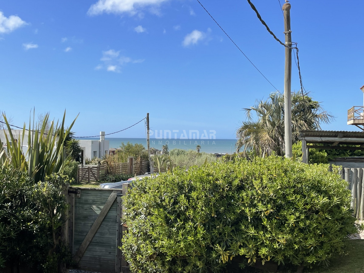 Casa ID.211088 - VENTA Y ALQUILER CASA 4 DORMITORIOS CON VISTA AL MAR EN ALTOS DE PUNTA PIEDRA 