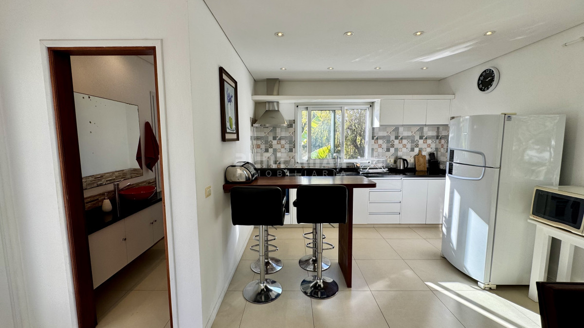 Casa ID.213690 - MODERNA CASA DE 3 DORMITORIOS CON PISCINA EN EL TESORO 