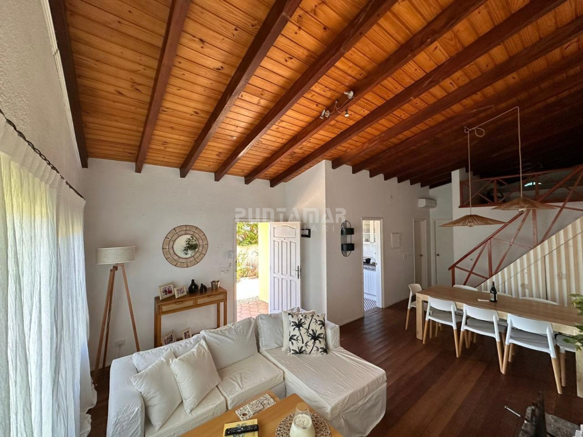 Casa ID.213439 - HERMOSA CASA RECICLADA DE 2 DORMITORIOS EN EL CHORRO 