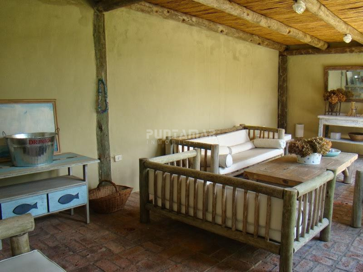 Casa ID.213065 - CASA DE 4 DORMITORIOS EN LA MEJOR ZONA DE LA BARRA