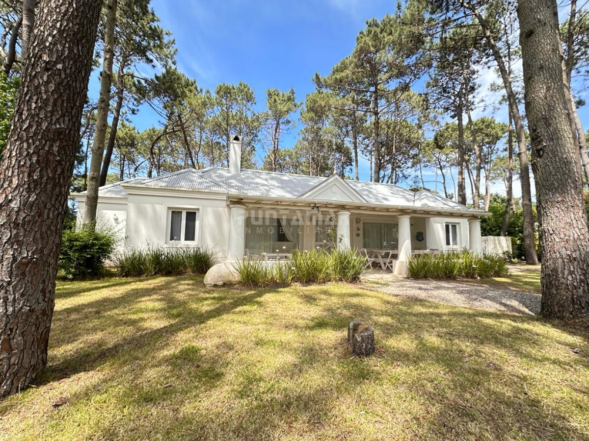 Casa ID.213173 - ALQUILER MUY LINDA CASA DE 4 DORMITORIOS EN MANANTIALES