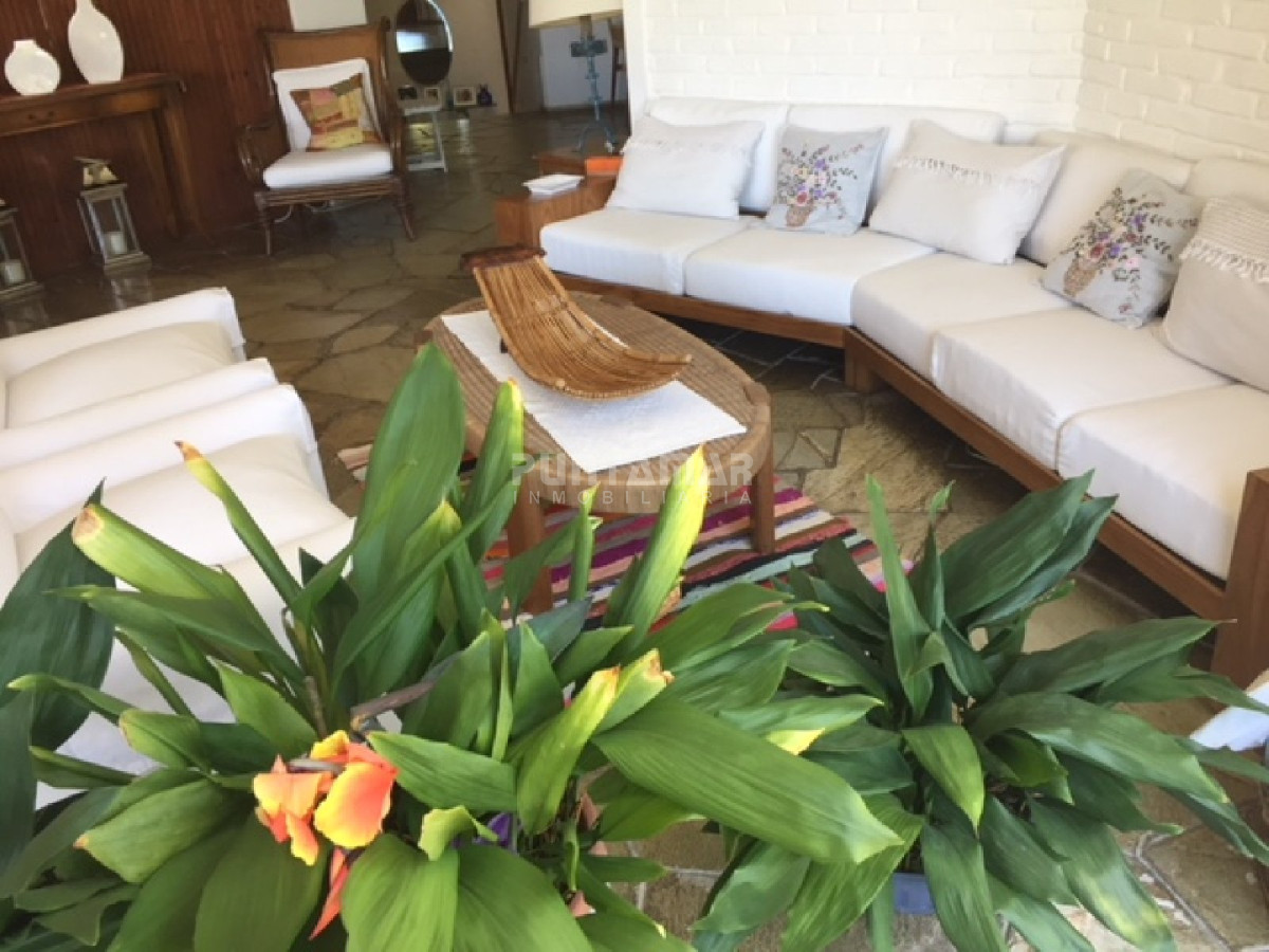 Casa ID.211724 - VENTA DE CASA EN SAN RAFAEL  6 DORMITORIOS 