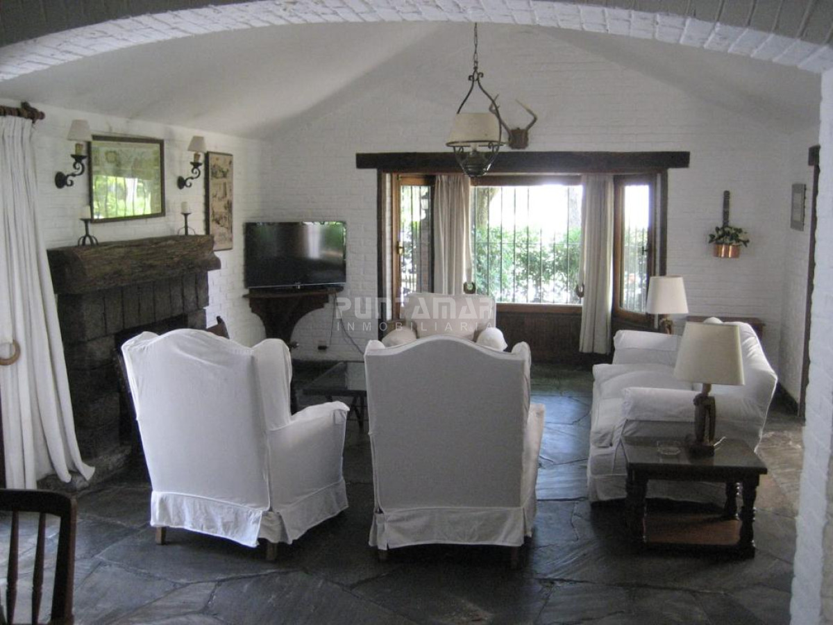 Casa ID.212424 - CHALET DE 5 DORMITORIOS EN PARADA 6 DE LA MANSA