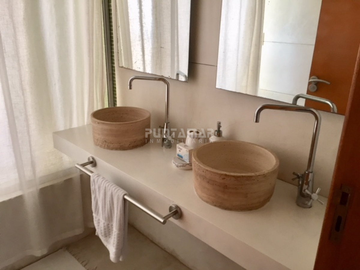 Casa ID.211059 - ALQUILER DE CASA EN MANANTIALES 4 DORMITORIOS