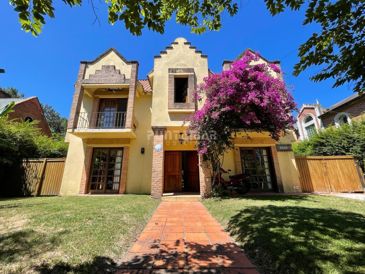 Casa ID.210689 - ALQUILER DE CASA  RINCÓN DEL INDIO 4 DORMITORIOS MAS DEPENDENCIA CON PISCINA