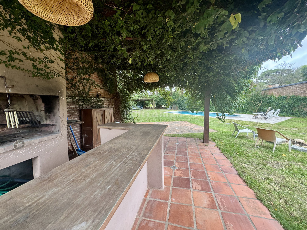 Casa ID.213532 - ALQUILER CASA DE DISEÑO DE 3 DORMITORIOS CON PISCINA EN SAN RAFAEL 