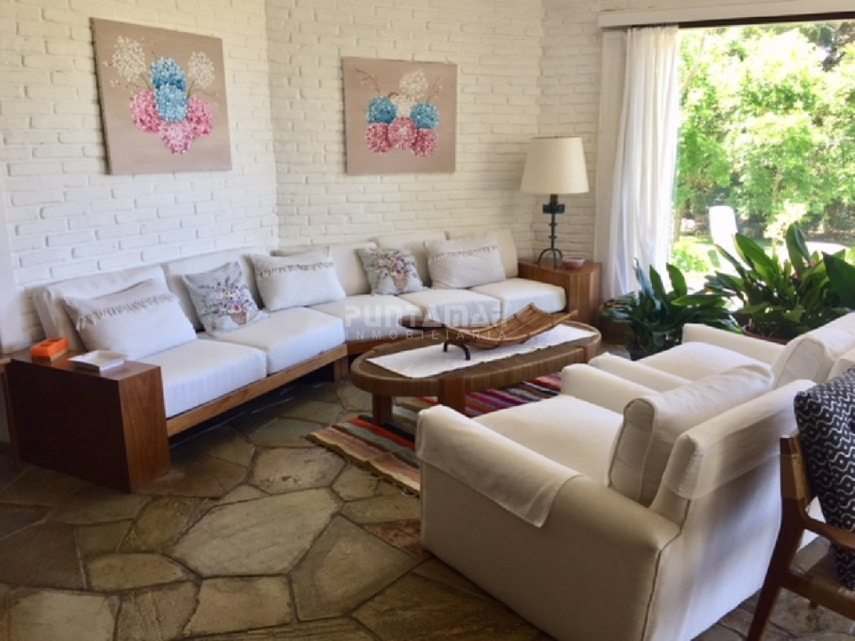 Casa ID.211724 - VENTA DE CASA EN SAN RAFAEL  6 DORMITORIOS 