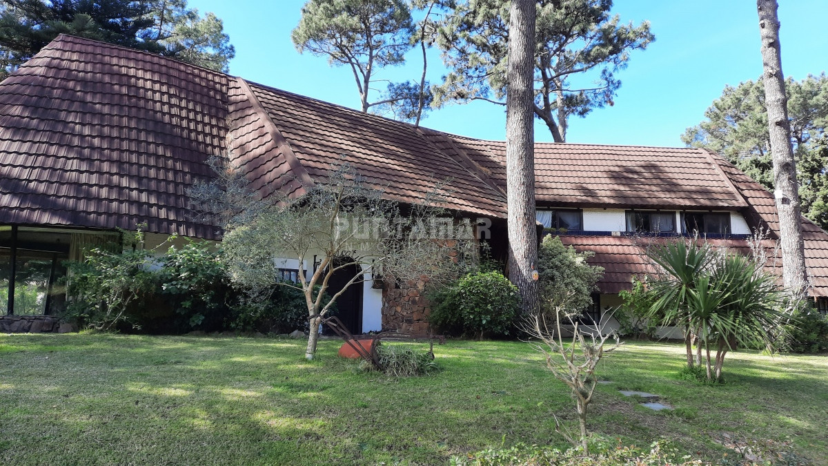 Casa ID.210626 - Casa de 4 dormitorios con piscina en San Rafael