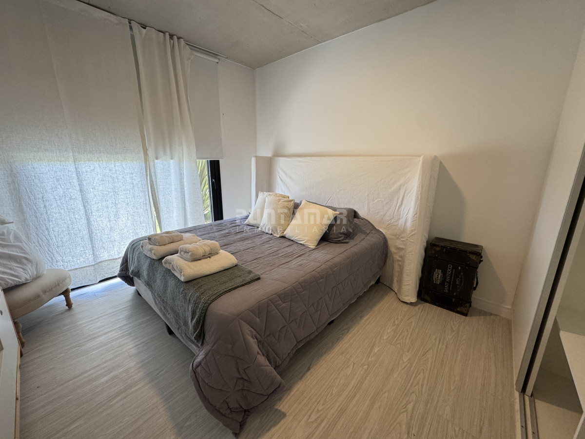 Casa ID.211933 - CASA EN VENTA Y ALQUILER EN PUEBLO MIO , 4 DORMITORIOS, PISCINA